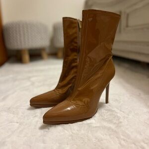 Elegant Brown Heeled Boots with Pointed Toe